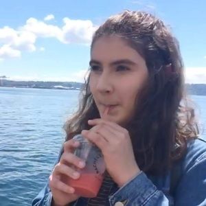 Meet your Posher, Caroline